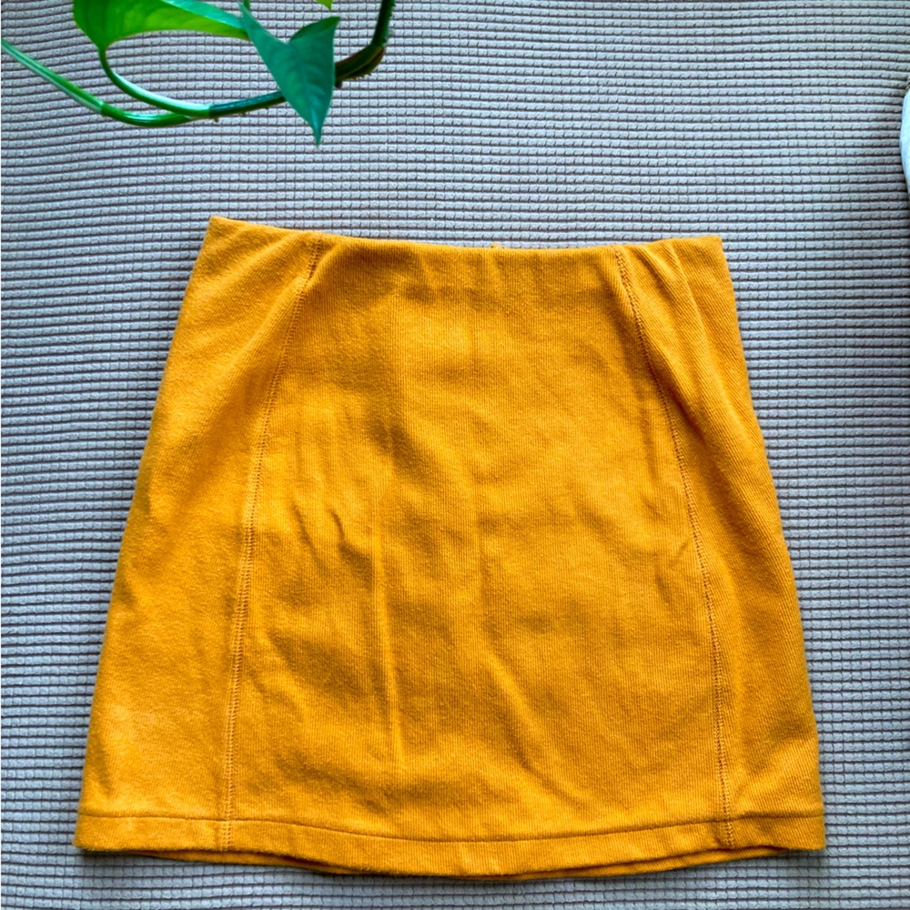 KOTN Cozy Skirt in Golden Oak